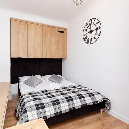 City Center Mezzanine Studio Chmielna By Noclegi Renters Varsavia Esterno foto