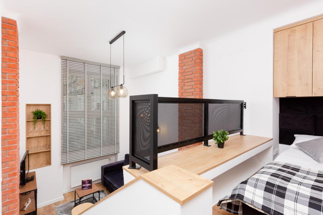 City Center Mezzanine Studio Chmielna By Noclegi Renters Varsavia Esterno foto